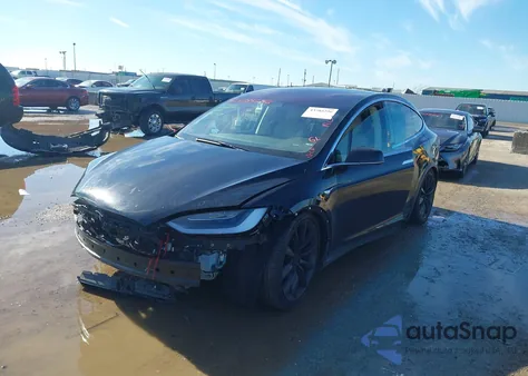 2017 Tesla Model X из США, поврежденный, VIN 5YJXCBE25HF044939